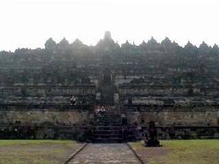 Borobudur szembõl